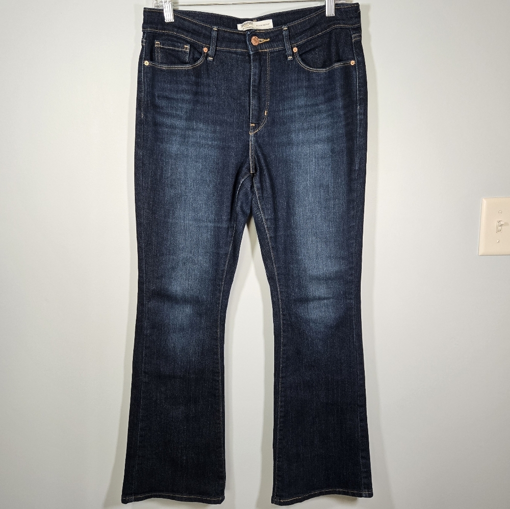 Signature by Levi Strauss Mid-Rise Bootcut Jeans Women’s Size‎ 8S Dark Wash